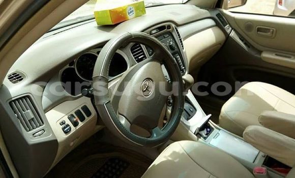 Acheter Neuf Voiture Toyota Highlander Marron à Ouagadougou, Burkina-Faso Acheter Neuf Voiture Toyota Highlander Marron à Ouagadougou, Burkina-Faso