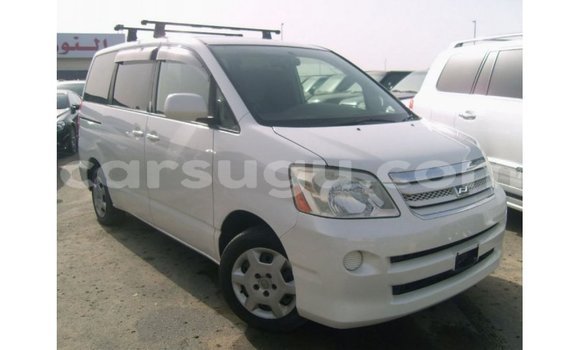 Sayi Imported Toyota Noah White Mota in Import - Dubai a Burkina Faso Sayi Imported Toyota Noah White Mota in Import - Dubai a Burkina Faso