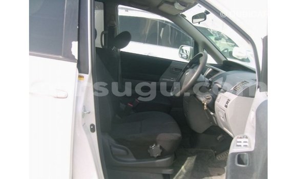 Sayi Imported Toyota Noah White Mota in Import - Dubai a Burkina Faso Sayi Imported Toyota Noah White Mota in Import - Dubai a Burkina Faso