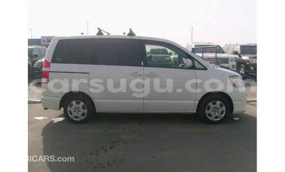 Sayi Imported Toyota Noah White Mota in Import - Dubai a Burkina Faso Sayi Imported Toyota Noah White Mota in Import - Dubai a Burkina Faso