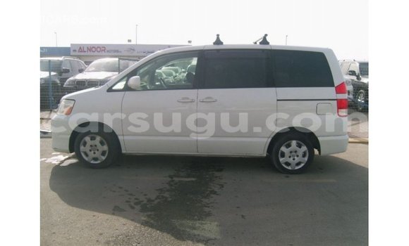 Sayi Imported Toyota Noah White Mota in Import - Dubai a Burkina Faso Sayi Imported Toyota Noah White Mota in Import - Dubai a Burkina Faso