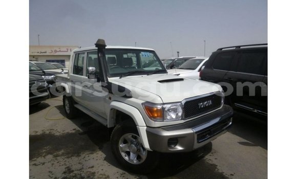 Sayi Imported Toyota Land Cruiser White Mota in Import - Dubai a Burkina Faso Sayi Imported Toyota Land Cruiser White Mota in Import - Dubai a Burkina Faso