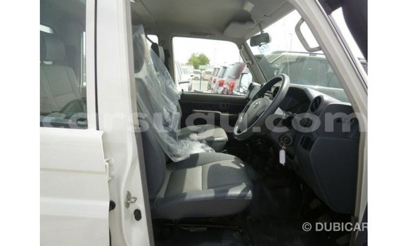 Sayi Imported Toyota Land Cruiser White Mota in Import - Dubai a Burkina Faso Sayi Imported Toyota Land Cruiser White Mota in Import - Dubai a Burkina Faso