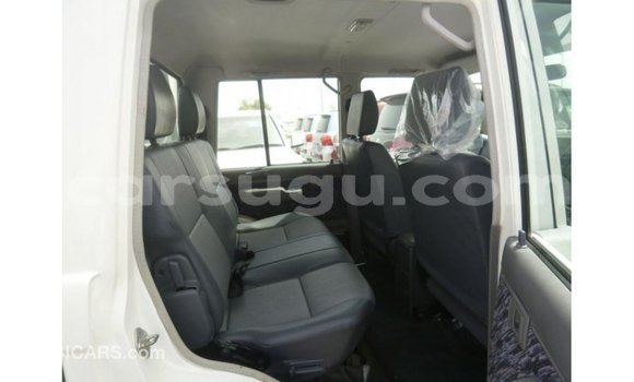 Sayi Imported Toyota Land Cruiser White Mota in Import - Dubai a Burkina Faso Sayi Imported Toyota Land Cruiser White Mota in Import - Dubai a Burkina Faso