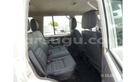 Sayi Imported Toyota Land Cruiser White Mota in Import - Dubai a Burkina Faso Sayi Imported Toyota Land Cruiser White Mota in Import - Dubai a Burkina Faso