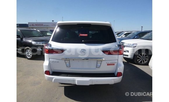 Sayi Imported Lexus LX White Mota in Import - Dubai a Burkina Faso Sayi Imported Lexus LX White Mota in Import - Dubai a Burkina Faso