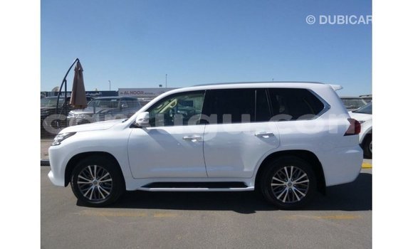 Sayi Imported Lexus LX White Mota in Import - Dubai a Burkina Faso Sayi Imported Lexus LX White Mota in Import - Dubai a Burkina Faso