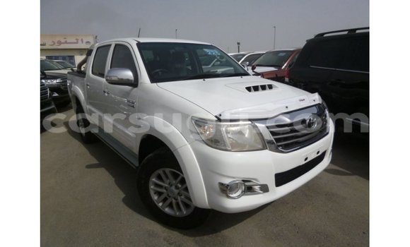 Acheter Import Voiture Toyota Hilux Blanc à Import - Dubai, Burkina-Faso Acheter Import Voiture Toyota Hilux Blanc à Import - Dubai, Burkina-Faso
