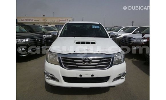 Acheter Import Voiture Toyota Hilux Blanc à Import - Dubai, Burkina-Faso Acheter Import Voiture Toyota Hilux Blanc à Import - Dubai, Burkina-Faso