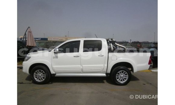 Acheter Import Voiture Toyota Hilux Blanc à Import - Dubai, Burkina-Faso Acheter Import Voiture Toyota Hilux Blanc à Import - Dubai, Burkina-Faso