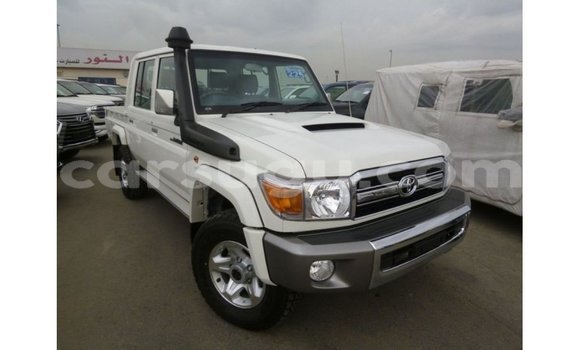 Acheter Import Voiture Toyota Land Cruiser Blanc à Import - Dubai, Burkina-Faso Acheter Import Voiture Toyota Land Cruiser Blanc à Import - Dubai, Burkina-Faso
