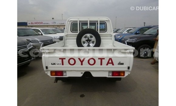 Acheter Import Voiture Toyota Land Cruiser Blanc à Import - Dubai, Burkina-Faso Acheter Import Voiture Toyota Land Cruiser Blanc à Import - Dubai, Burkina-Faso