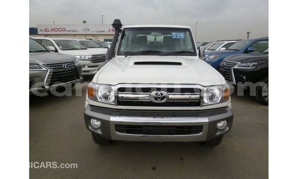 Acheter Import Voiture Toyota Land Cruiser Blanc à Import - Dubai, Burkina-Faso Acheter Import Voiture Toyota Land Cruiser Blanc à Import - Dubai, Burkina-Faso