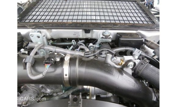 Acheter Import Voiture Toyota Land Cruiser Blanc à Import - Dubai, Burkina-Faso Acheter Import Voiture Toyota Land Cruiser Blanc à Import - Dubai, Burkina-Faso