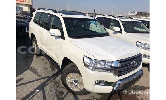 Sayi Imported Toyota Land Cruiser White Mota in Import - Dubai a Burkina Faso Sayi Imported Toyota Land Cruiser White Mota in Import - Dubai a Burkina Faso