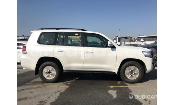 Sayi Imported Toyota Land Cruiser White Mota in Import - Dubai a Burkina Faso Sayi Imported Toyota Land Cruiser White Mota in Import - Dubai a Burkina Faso