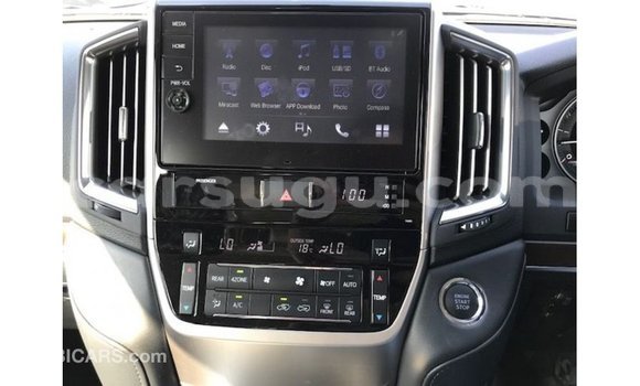 Sayi Imported Toyota Land Cruiser White Mota in Import - Dubai a Burkina Faso Sayi Imported Toyota Land Cruiser White Mota in Import - Dubai a Burkina Faso