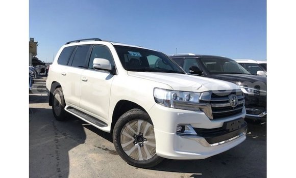 Sayi Imported Toyota Land Cruiser White Mota in Import - Dubai a Burkina Faso Sayi Imported Toyota Land Cruiser White Mota in Import - Dubai a Burkina Faso