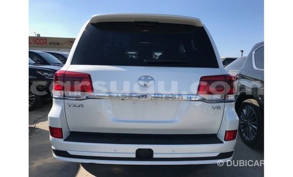 Sayi Imported Toyota Land Cruiser White Mota in Import - Dubai a Burkina Faso Sayi Imported Toyota Land Cruiser White Mota in Import - Dubai a Burkina Faso
