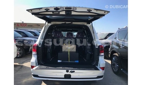 Sayi Imported Toyota Land Cruiser White Mota in Import - Dubai a Burkina Faso Sayi Imported Toyota Land Cruiser White Mota in Import - Dubai a Burkina Faso