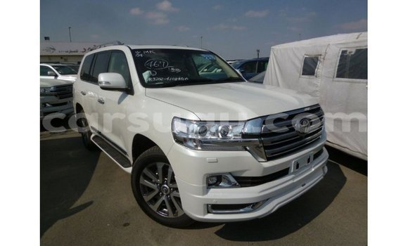 Sayi Imported Toyota Land Cruiser White Mota in Import - Dubai a Burkina Faso Sayi Imported Toyota Land Cruiser White Mota in Import - Dubai a Burkina Faso
