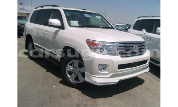 Acheter Import Voiture Toyota Land Cruiser Blanc à Import - Dubai, Burkina-Faso Acheter Import Voiture Toyota Land Cruiser Blanc à Import - Dubai, Burkina-Faso