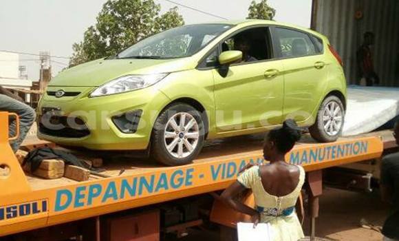 Acheter Neuf Voiture Ford Fiesta Vert à Ouagadougou au Burkina-Faso Acheter Neuf Voiture Ford Fiesta Vert à Ouagadougou au Burkina-Faso