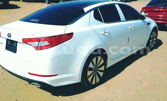 Acheter Occasion Voiture Kia Carens Blanc à Ouagadougou, Burkina-Faso Acheter Occasion Voiture Kia Carens Blanc à Ouagadougou, Burkina-Faso