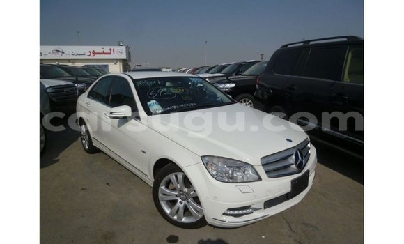 Sayi Imported Mercedes-Benz 200 White Mota in Import - Dubai a Burkina Faso Sayi Imported Mercedes-Benz 200 White Mota in Import - Dubai a Burkina Faso