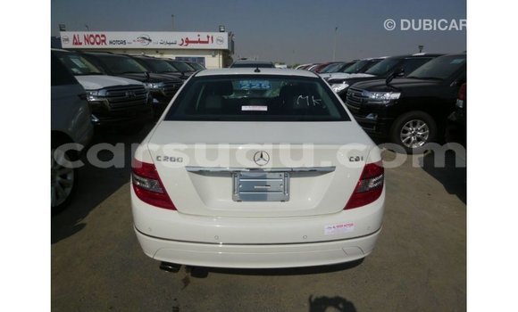 Sayi Imported Mercedes-Benz 200 White Mota in Import - Dubai a Burkina Faso Sayi Imported Mercedes-Benz 200 White Mota in Import - Dubai a Burkina Faso