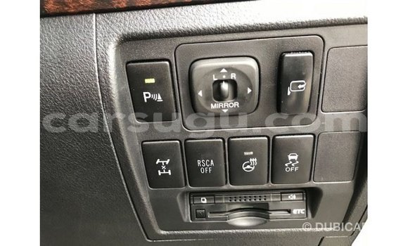 Sayi Imported Toyota Land Cruiser White Mota in Import - Dubai a Burkina Faso Sayi Imported Toyota Land Cruiser White Mota in Import - Dubai a Burkina Faso