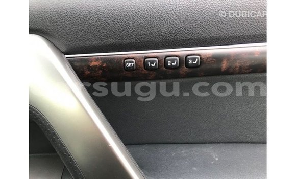 Sayi Imported Toyota Land Cruiser White Mota in Import - Dubai a Burkina Faso Sayi Imported Toyota Land Cruiser White Mota in Import - Dubai a Burkina Faso