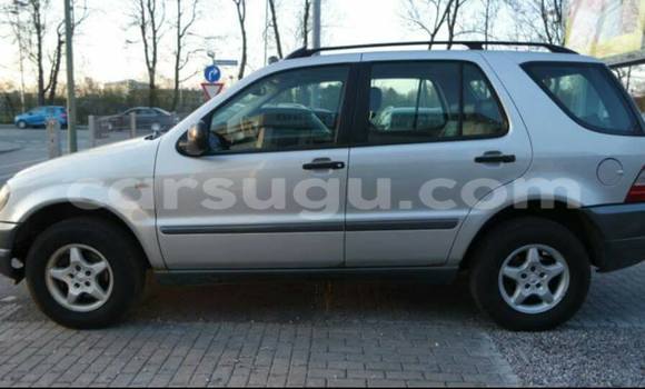 Sayi Sabo Mercedes-Benz ML–Class Blue Mota in Ouagadougou a Burkina Faso Sayi Sabo Mercedes-Benz ML–Class Blue Mota in Ouagadougou a Burkina Faso