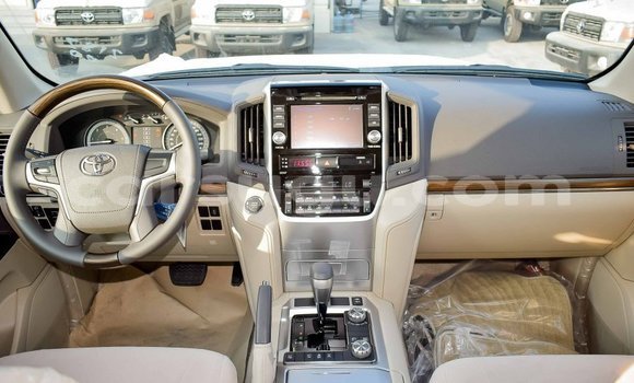 Buy Import Toyota Land Cruiser White Car in Import - Dubai in Burkina Faso Buy Import Toyota Land Cruiser White Car in Import - Dubai in Burkina Faso