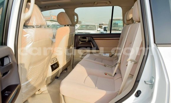 Buy Import Toyota Land Cruiser White Car in Import - Dubai in Burkina Faso Buy Import Toyota Land Cruiser White Car in Import - Dubai in Burkina Faso