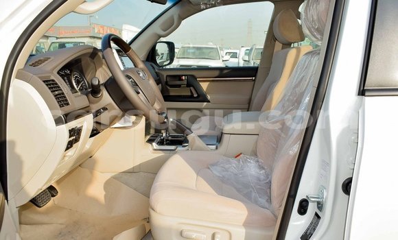 Buy Import Toyota Land Cruiser White Car in Import - Dubai in Burkina Faso Buy Import Toyota Land Cruiser White Car in Import - Dubai in Burkina Faso