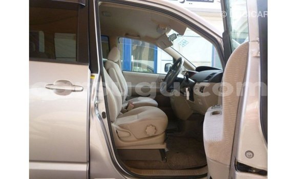 Sayi Imported Toyota Voxy Sauran Mota in Import - Dubai a Burkina Faso Sayi Imported Toyota Voxy Sauran Mota in Import - Dubai a Burkina Faso