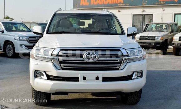 Sayi Imported Toyota Land Cruiser White Mota in Import - Dubai a Burkina Faso Sayi Imported Toyota Land Cruiser White Mota in Import - Dubai a Burkina Faso