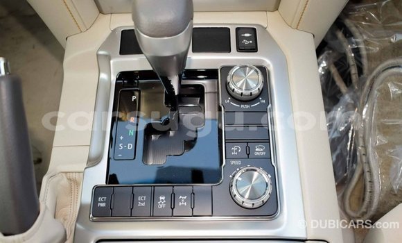 Sayi Imported Toyota Land Cruiser White Mota in Import - Dubai a Burkina Faso Sayi Imported Toyota Land Cruiser White Mota in Import - Dubai a Burkina Faso