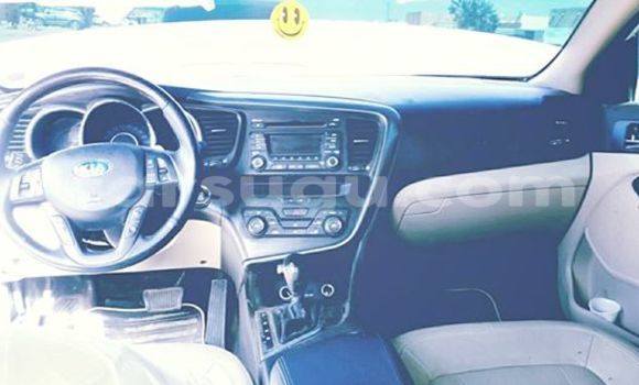 Acheter Occasion Voiture Kia Carens Blanc à Ouagadougou, Burkina-Faso Acheter Occasion Voiture Kia Carens Blanc à Ouagadougou, Burkina-Faso