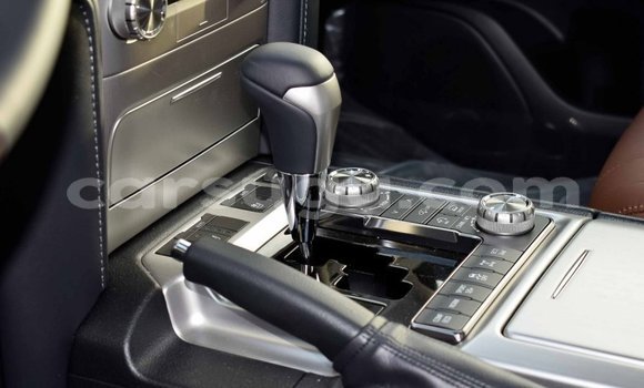 Acheter Import Voiture Toyota Land Cruiser Noir à Import - Dubai, Burkina-Faso Acheter Import Voiture Toyota Land Cruiser Noir à Import - Dubai, Burkina-Faso