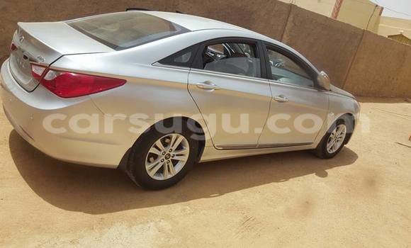 Sayi Sabo Hyundai Sonata Azurfa Mota in Fada N'gourma a Burkina Faso Sayi Sabo Hyundai Sonata Azurfa Mota in Fada N'gourma a Burkina Faso