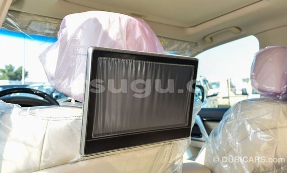 Sayi Imported Toyota Land Cruiser White Mota in Import - Dubai a Burkina Faso Sayi Imported Toyota Land Cruiser White Mota in Import - Dubai a Burkina Faso