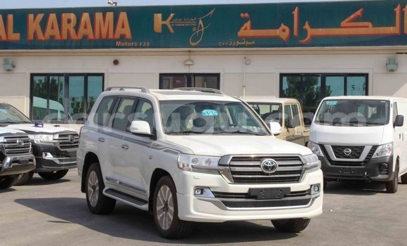 Buy Import Toyota Land Cruiser White Car in Import - Dubai in Burkina Faso Buy Import Toyota Land Cruiser White Car in Import - Dubai in Burkina Faso