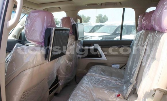 Buy Import Toyota Land Cruiser White Car in Import - Dubai in Burkina Faso Buy Import Toyota Land Cruiser White Car in Import - Dubai in Burkina Faso