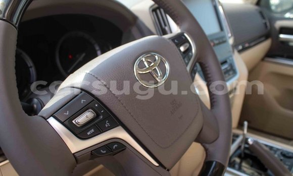 Buy Import Toyota Land Cruiser White Car in Import - Dubai in Burkina Faso Buy Import Toyota Land Cruiser White Car in Import - Dubai in Burkina Faso