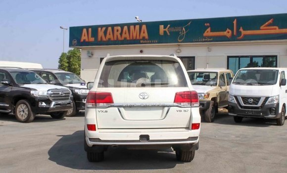 Buy Import Toyota Land Cruiser White Car in Import - Dubai in Burkina Faso Buy Import Toyota Land Cruiser White Car in Import - Dubai in Burkina Faso