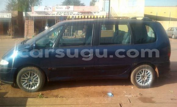 Sayi Na hannu Renault Megane Blue Mota in Ouagadougou a Burkina Faso