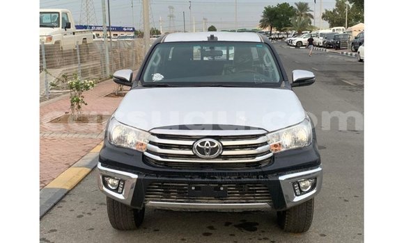 Sayi Imported Toyota Hilux Black Mota in Import - Dubai a Burkina Faso Sayi Imported Toyota Hilux Black Mota in Import - Dubai a Burkina Faso