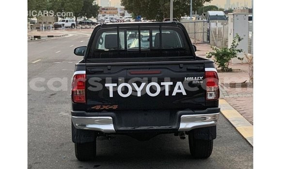 Sayi Imported Toyota Hilux Black Mota in Import - Dubai a Burkina Faso Sayi Imported Toyota Hilux Black Mota in Import - Dubai a Burkina Faso